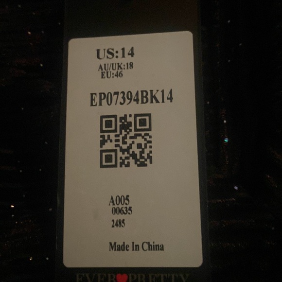 Black, long sleeve, formal gown sequence size 14 - Picture 6 of 6